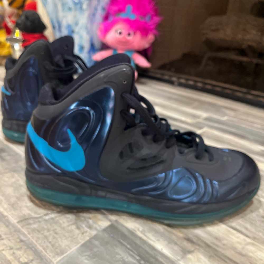 Nike Air Max Hyperposite Sneakers. Sz. 10